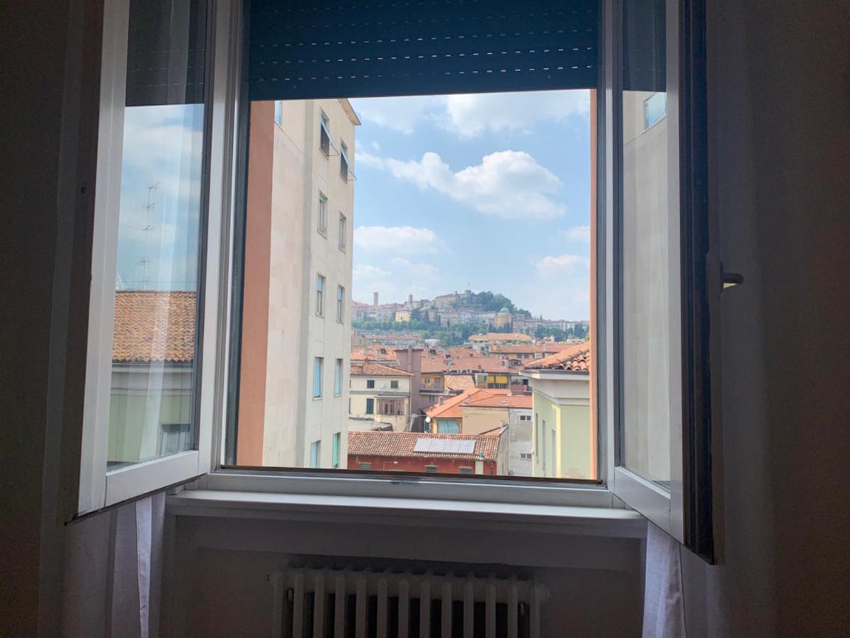 Camozzi Central Apartment Bergamo Eksteriør billede